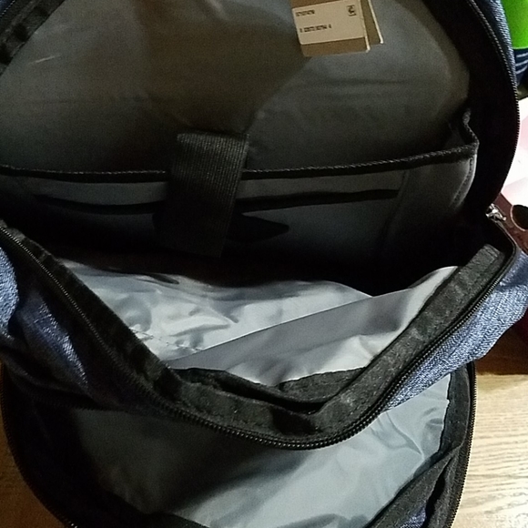 Kenneth Cole Reaction Men's Computer Backpack - Picture 6 of 7